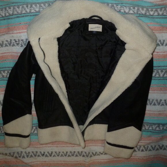 Stylish Full zip  Black Faux Leather Moto Jacket Size Med - Picture 2 of 12